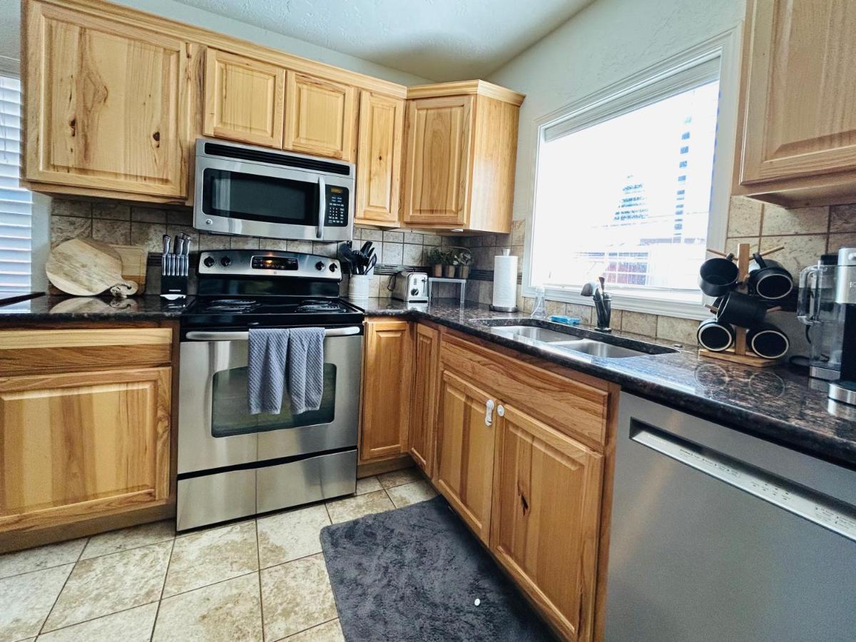 Home Sweet Idahome, Feels Like Home With All The Decor You Wish You Could Afford King Bed In Master, Fully Fenced Dog Friendly Yard, A Few Blocks From Bsu And Downtown Boise, Your Perfect Stay! Exterior foto